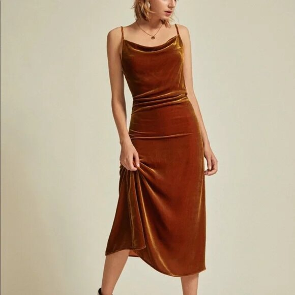 JNSQ Seville Dress - Dark Leaf Green - Picture 3 of 4